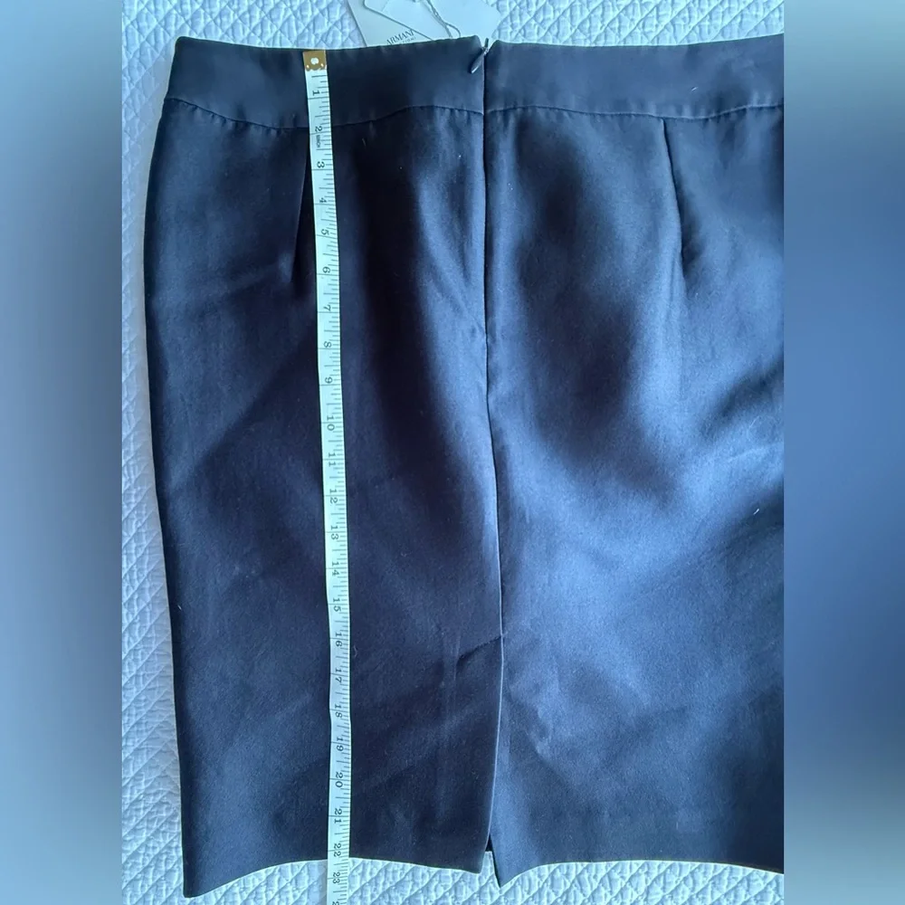 Armani Collezioni Classic Short Black Skirt Size 12 NWT